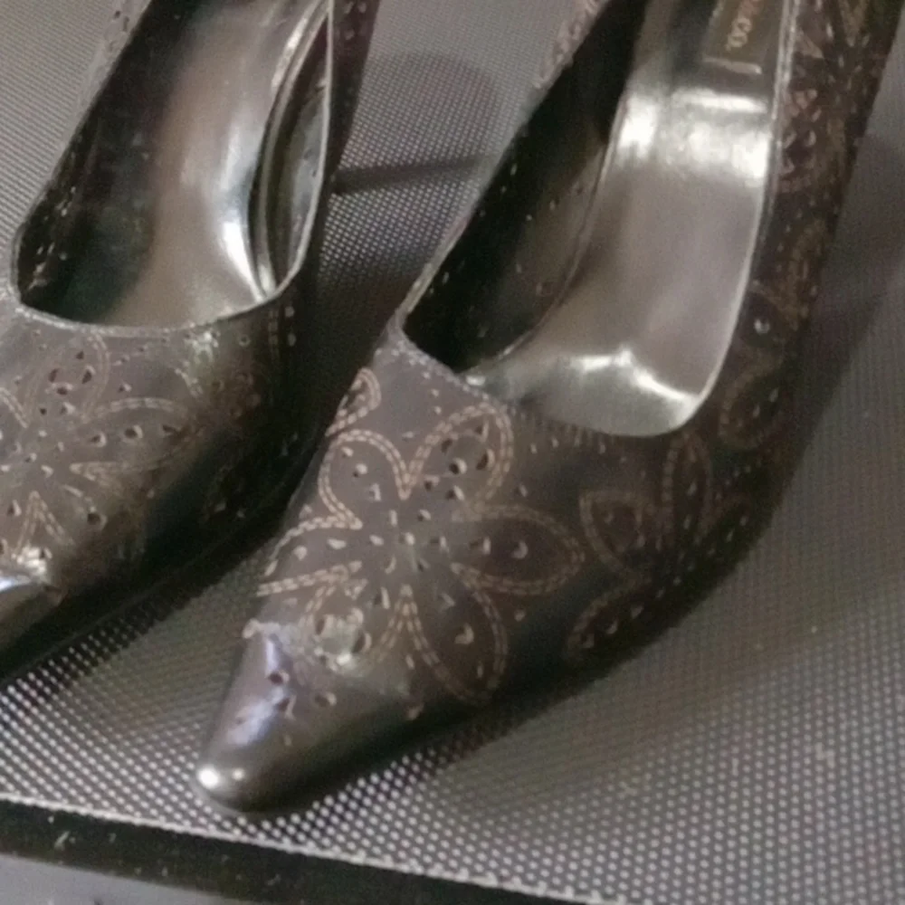 Shoes - Picture 2 of 3